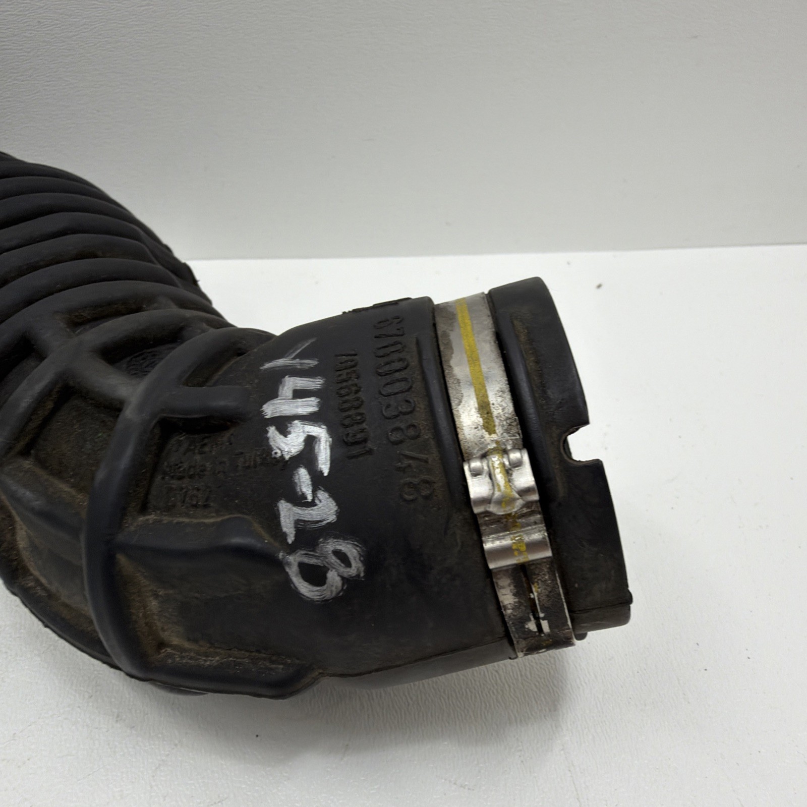 🟢14-22 Maserati Quattroporte M156 Engine Right Air Intake Duct Pipe Hose OEM🟢