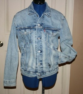 levi's light blue denim jacket