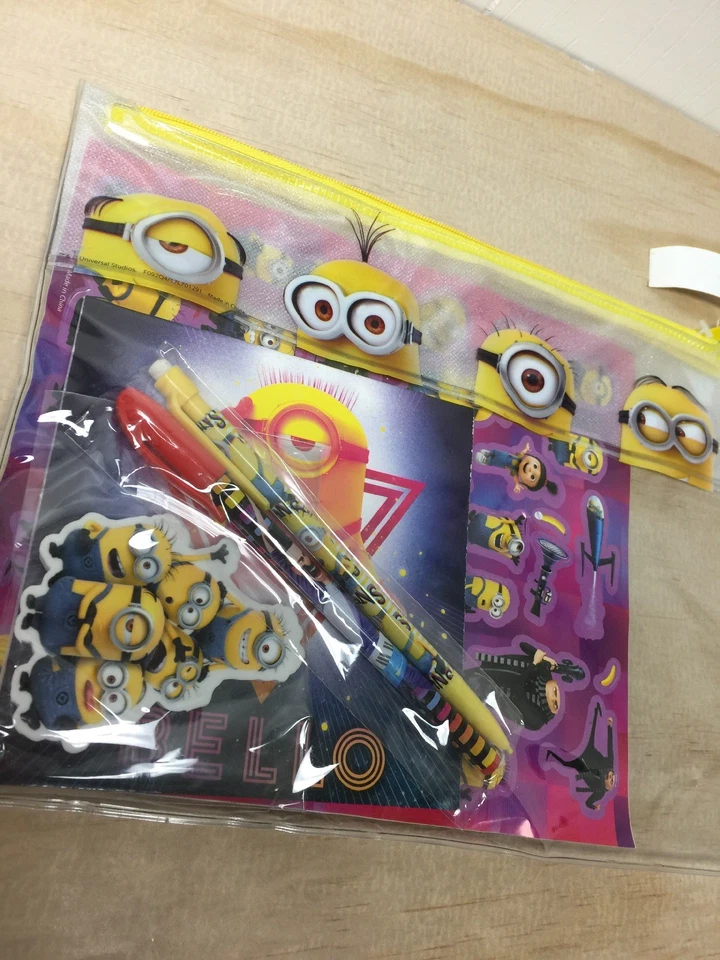 Minions Fun Pack наклейки листы, карандаши, ноутбук, ластик, сумка. НОВЫЙ - Изображение 2 из 4