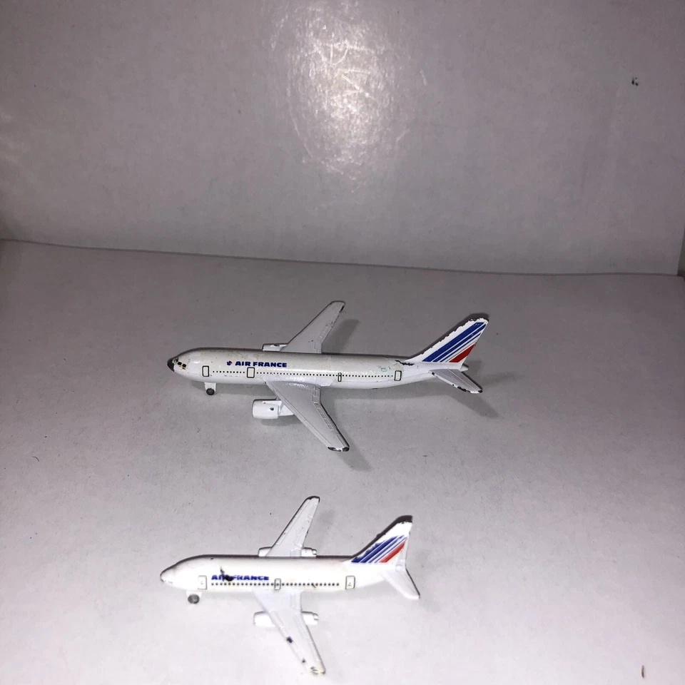 Lote de 2 Schabak 905 e Airbus 335-795 W Alemanha Diecast Passenger Air France - Imagem 2 de 4