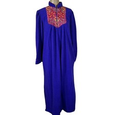 Vintage Cachet Purple Velour Floral Embroidered Caftan 1/2 Zip Robe Housecoat