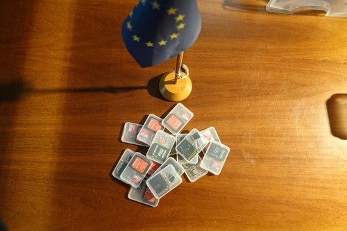 Micro 16gb + MicroSD Adapter + case - Afbeelding 1 van 3