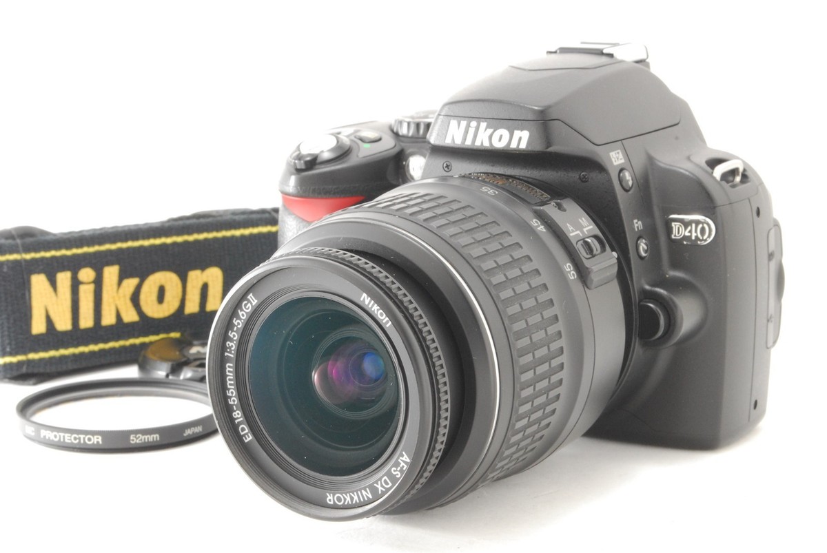 Nikon D40 DSLR Camera w/AF-S DX Nikkor 18-55mm f/3.5-5.6G II Lens