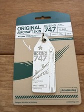 Aviationtag Boeing 747 Cathay Pacific B-HUJ Weiss