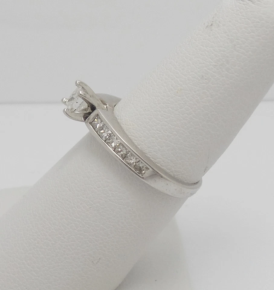 Anillo de compromiso de boda de aniversario de diamantes naturales de 1 quilate de oro blanco de 14 quilates Foto 4 de 4