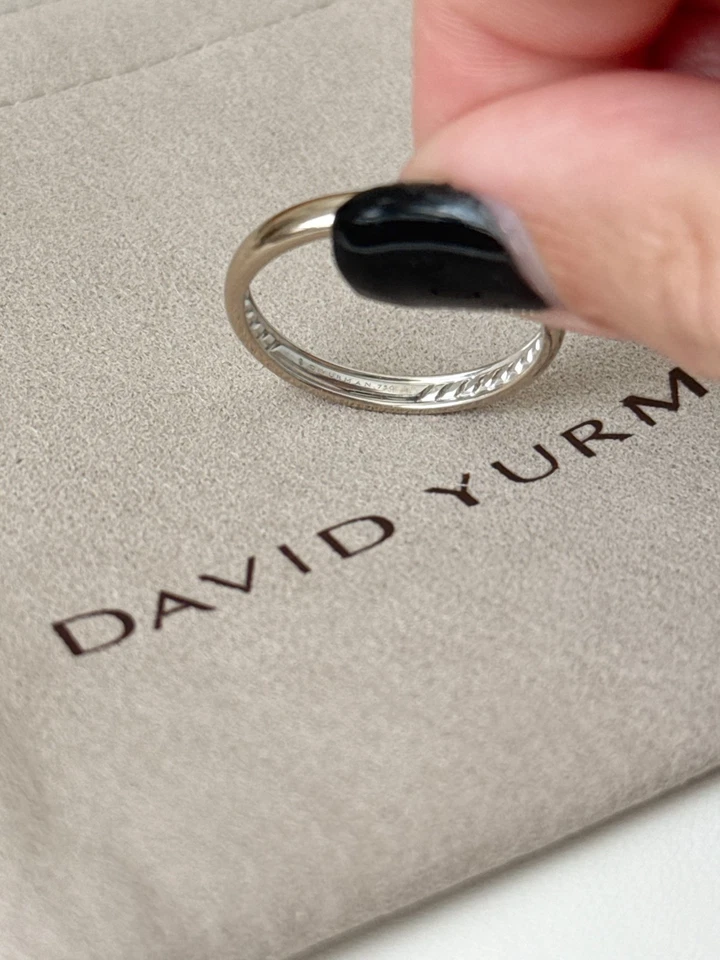 Banda clásica David Yurman de oro blanco de 18 quilates/750 para hombre talla 12,5 EE. UU. Foto 2 de 3