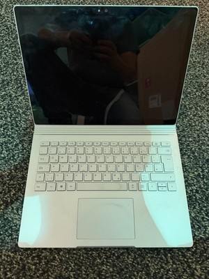 Microsoft surface book 2 13.5