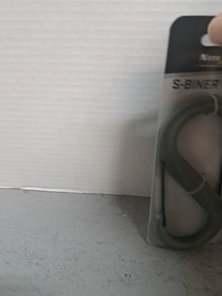 Mosquetón doble de plástico Nite Ize S-Biner #6 - gris (paquete de 2) Foto 2 de 4