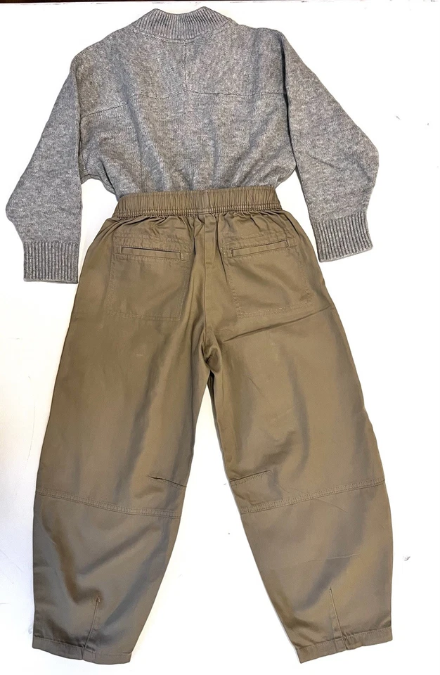 Calça GAP ferradura cáqui menina tamanho G(10) nova com etiquetas e suéter cinza GAP menina tamanho M(8) nova com etiquetas - Imagem 3 de 4