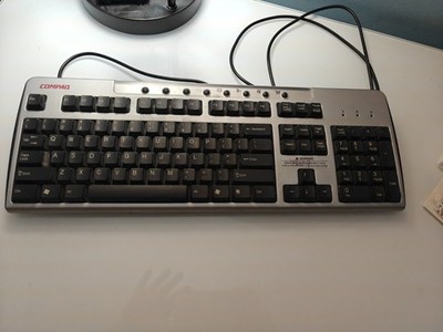 COMPAQ OR HP MODEL SDM4700P PS/2 Wired Keyboard MULTIMEDIA EUC WORKS GREAT!!!!!