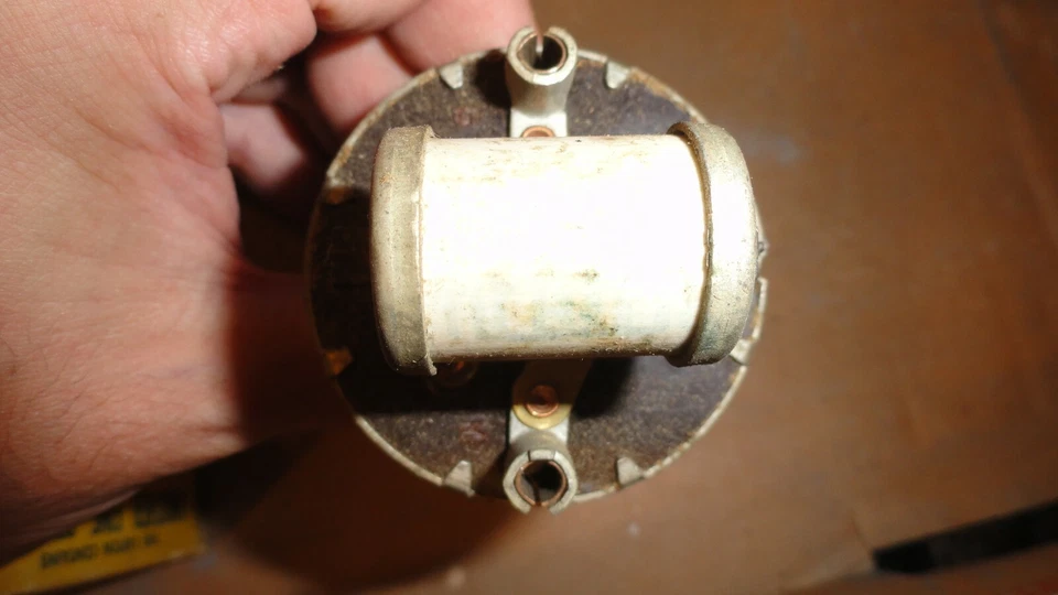 Interruptor aquecedor NOS 1951-53 CHRYSLER WINDSOR IMPERIAL SARATOGA NEW YORKER 1370301 - Imagem 2 de 3