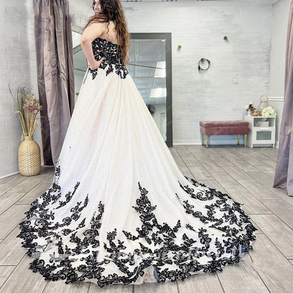 Vestidos de novia góticos negro blanco brillo encaje talla grande barrido tren vestido de novia Foto 2 de 4