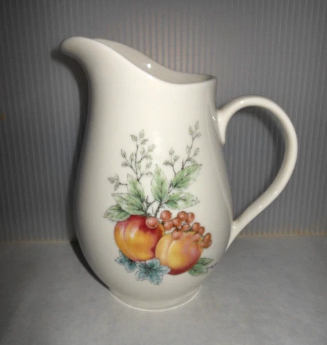 Mid Century Vintage Syracuse Carefree Wayside 32 oz Water Pitcher