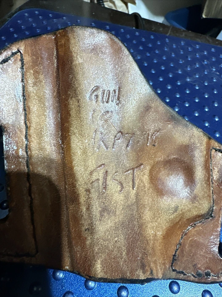 Leather 2 Slot Belt Holster For Pistols Right Hand - Image 4 of 4