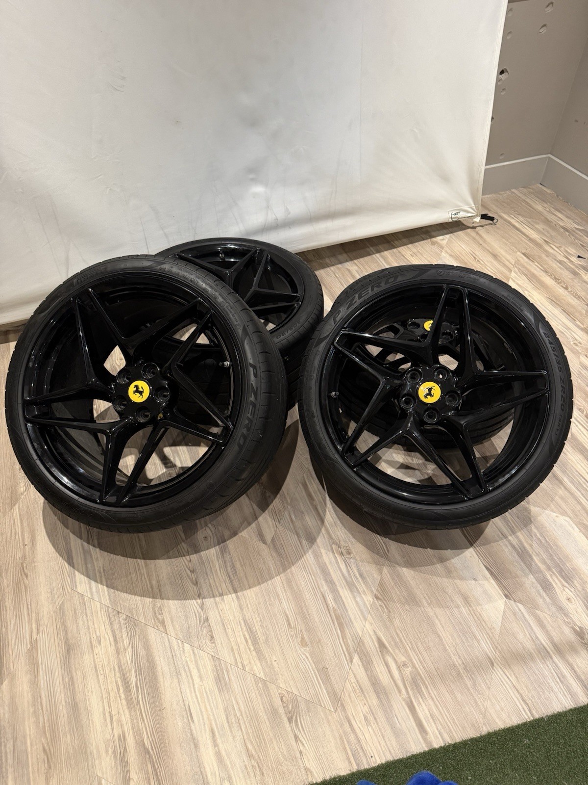 Ferrari F8 Tributo Front Wheels Set of 20 Black P/N 861242