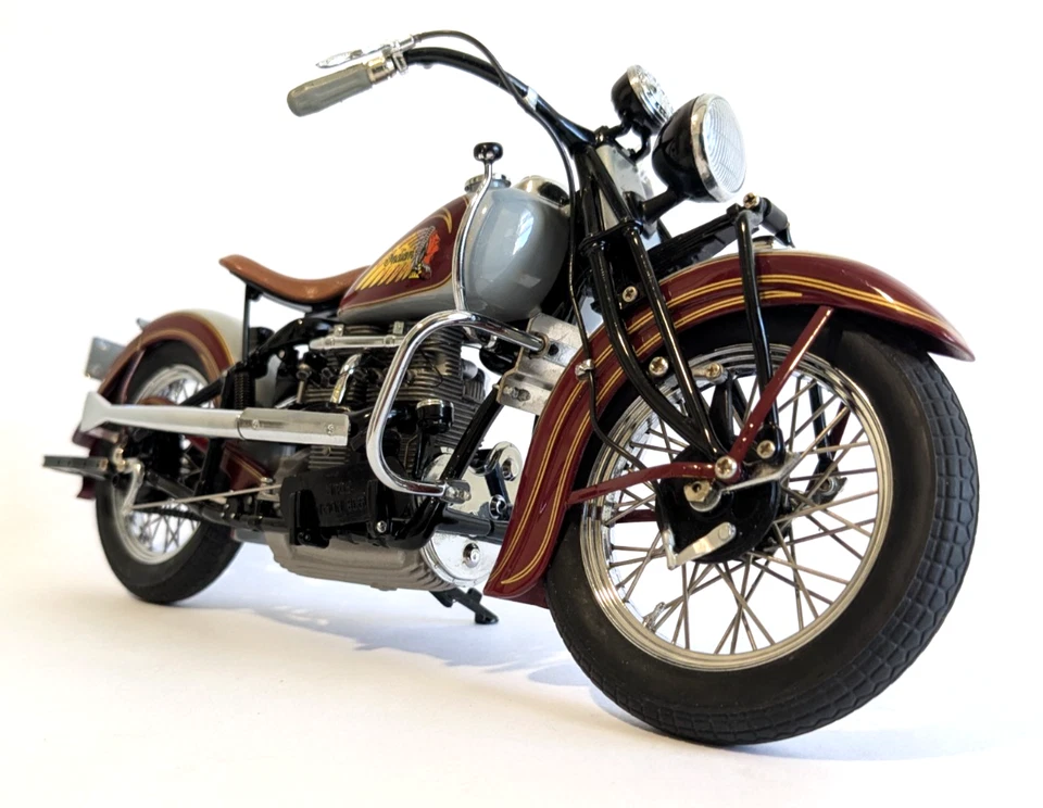 1/10 Danbury Mint 1938 Indian Four Motorcycle - Image 3 of 4