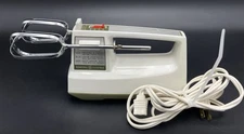 Vintage GE General Electric 3-Speed Portable Hand Mixer D1M21 With Blades Works