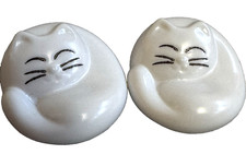 2 x Japanese Ceramic Chopstick Rest Maneki Neko Sleeping Cat Made in Japan White