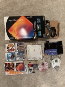 SEGA Dreamcast Console HKT-3020, White, 2 Controllers, 4 games, Box, inserts