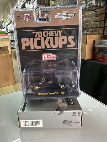 Modellino M2 Machines Chevrolet Silverado 30 1978 1:64 Nero Semi Lucido