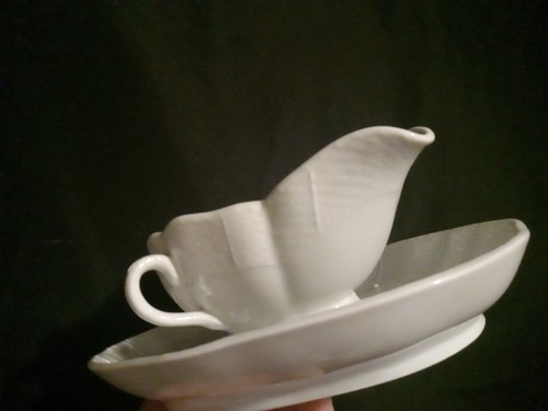 Kpm Gravy Boat White Basket Weave 10.5" Inpress WZ 2 Blue Septor - Picture 4 of 12
