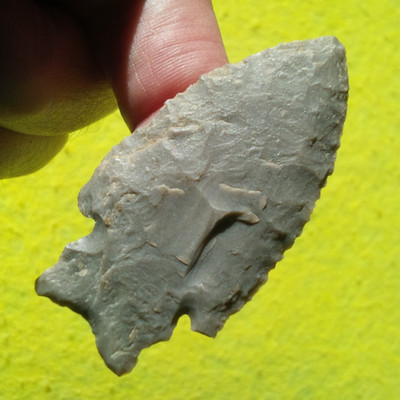 THIN 2-3/8'' DUNCAN WITH RARE NOTCHES NEBRASKA ARROWHEAD AUTHENTIC ARROWHEAD