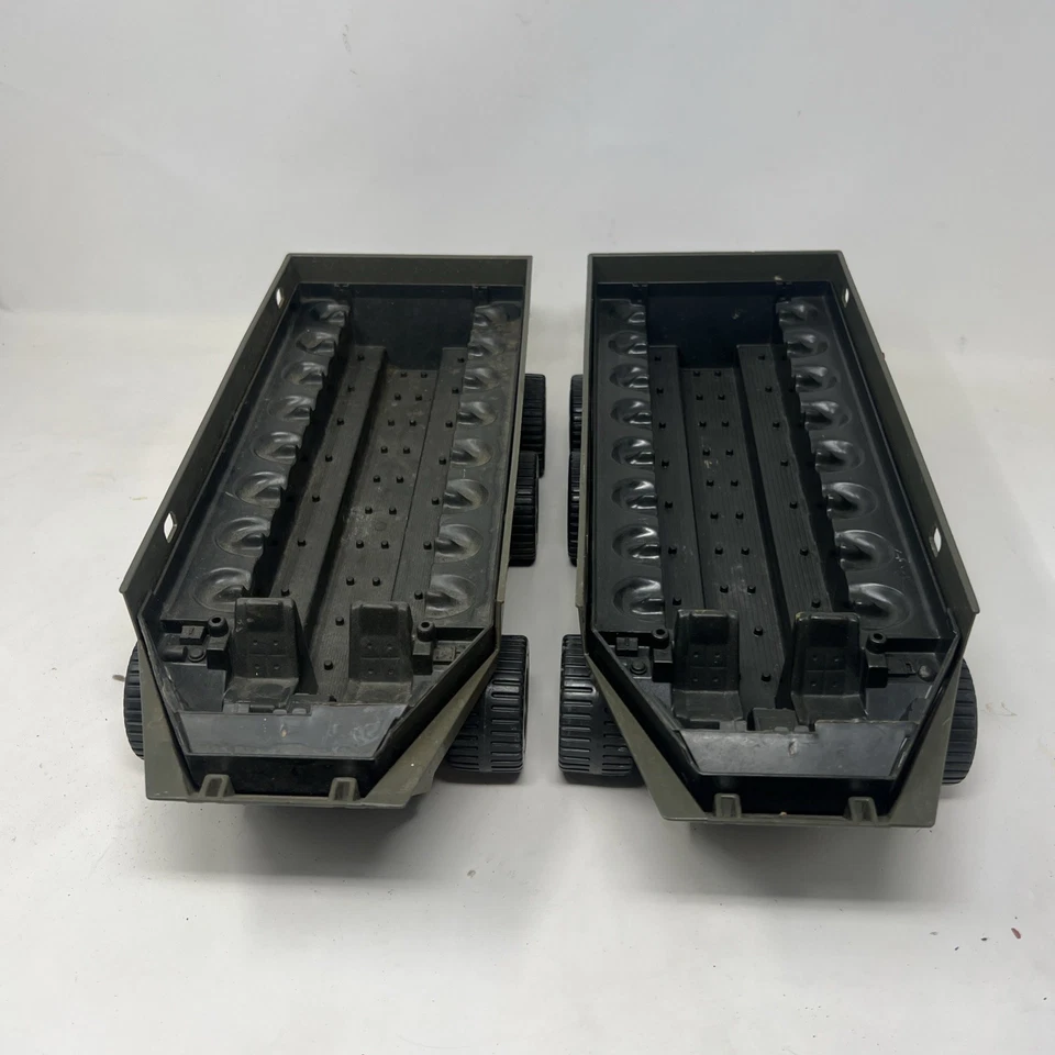 1983 GI Joe Hasbro 2 APC Amphibious Personnel Carrier Troop Transport Truck - Image 2 of 4