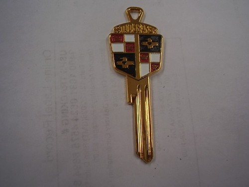 STUDEBAKER DELUXE EMBLEM  KEY BLANK
