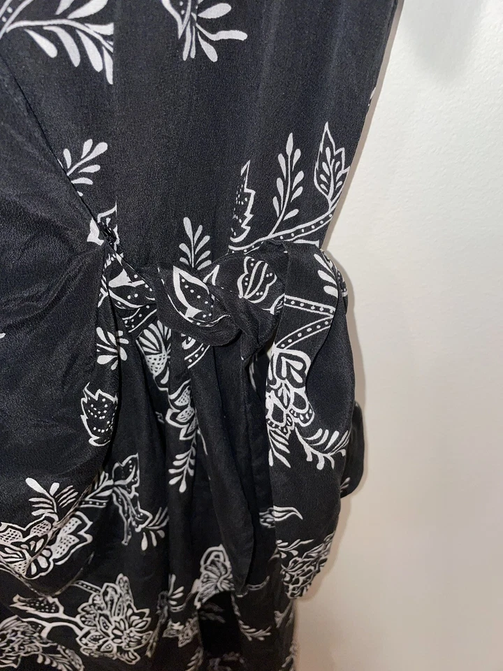 Vintage ADRIANNA PAPELL 100% Silk Charcoal Gray Jacobean Wrap Dress PETITE Sz 4P - Image 3 of 4