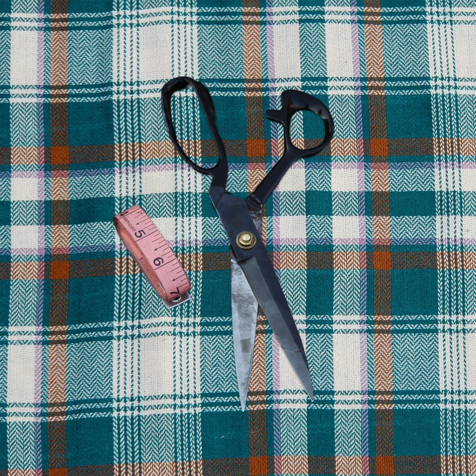 Tela de camisa a cuadros de algodón verde, se vende por metro, 58" de ancho Foto 3 de 4