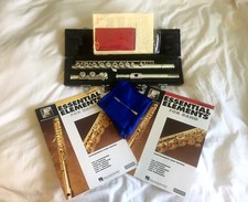 Yamaha 221 C Student Flute Bundle w/ 2 Flute Books  Microfiber and Silk Cloths