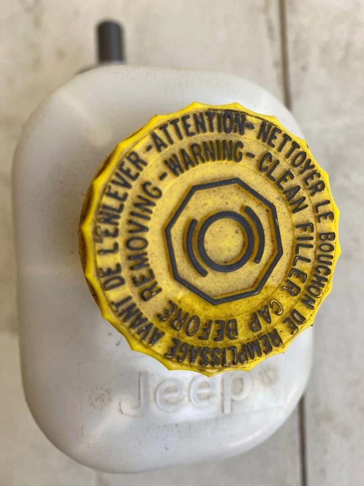 Jeep Liberty Limited 2002-2005 vagón cilindro maestro con tanque de botella de fluido Foto 3 de 4