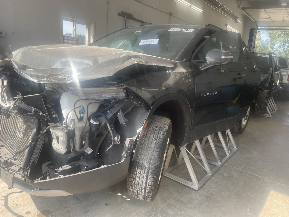 Gato de piso usado se adapta a: Chevrolet Blazer 2020 grado A Foto 2 de 4