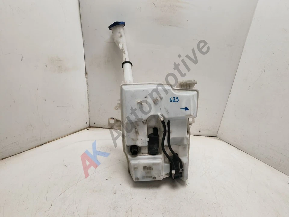 Serbatoio e pompa bottiglia lavatrice Xenon Ford Focus Mk3 2011-2018 BV61-13K175-AF - Immagine 1 di 4