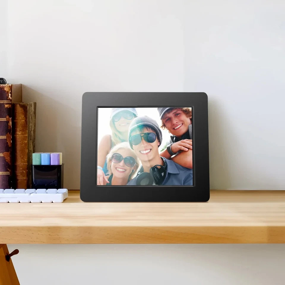 Aluratek Digital Photo Frame with auto slideshow 7" Screen - Image 2 of 4