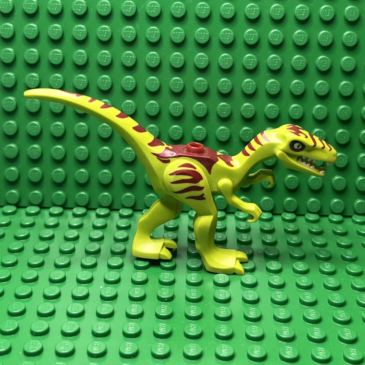 LEGO 30320 Jurassic World Gallimimus Dinosaur Minifigure Retired