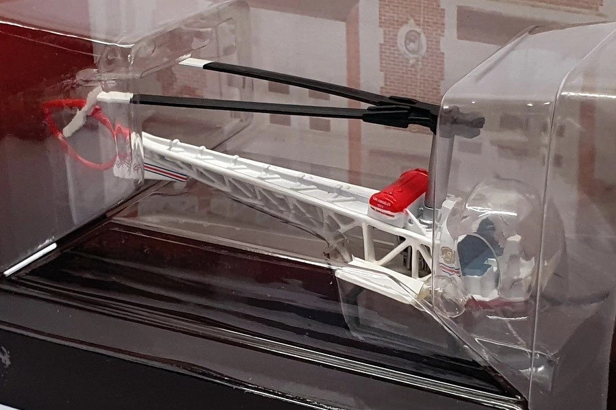 Corgi 12cm Long Diecast CS90045 - Bell 47 Helicopter LA Fire Dept. - White - Image 2 of 4