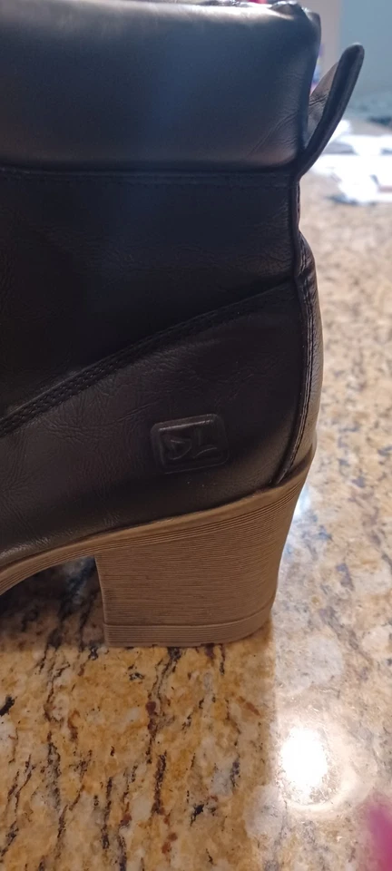 Bota DIRTY LAUNDRY Mujer 9 Tacón Grueso Con Cordones Remix Nubuck Negra Militar Y2K Foto 3 de 4