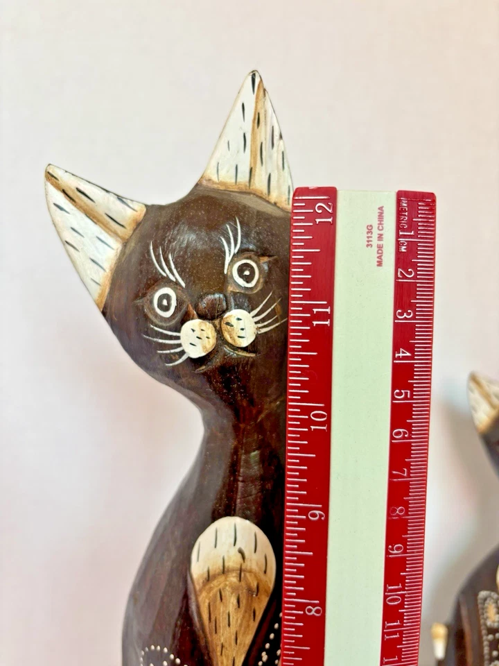 Juego de 3 estatuillas de gato de madera balinesa Albesia talladas a mano pintadas 10"-13" Foto 3 de 4