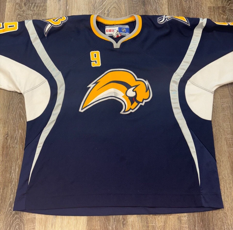 Camiseta deportiva de hockey Buffalo Sabres Derek Roy 9 NHL CCM talla XXL 2X grande vintage Foto 2 de 4