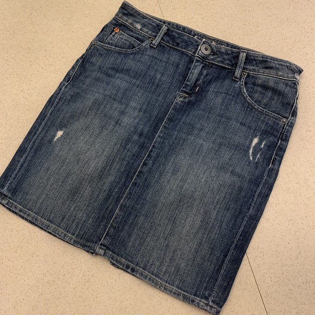 denim skirt pockets