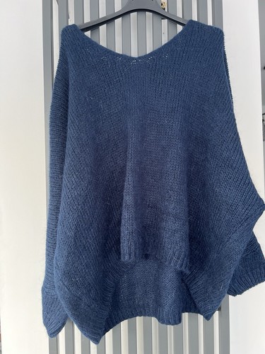 Chunky knit mohair sweater navy, dark blue fluffy v-neck oversized mohair jumper