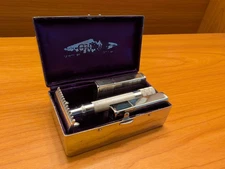 Gillette B831869 1911 Silver Single Ring DE Safety Razor Set