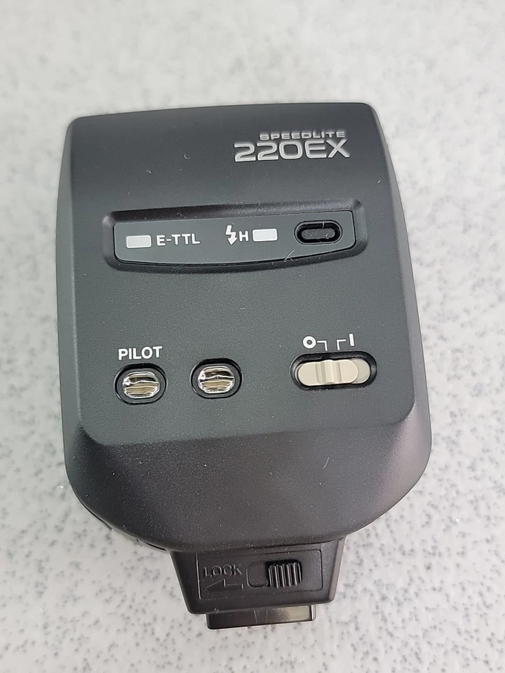 Mint Canon SPEEDLITE 220EX Shoe Mount Flash E-TTL for Canon EOS & GX models S/P - Image 2 of 4
