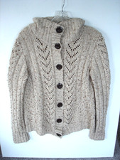Gap Womam Medium Biege Warm Cardigan Dark Brown Buttons Heavyweight