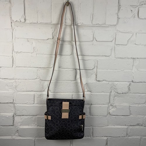 Calvin Klein Crossbody Handbag Side Pouch Leather Trims Black Logo Pattern - 第 1/10 張圖片