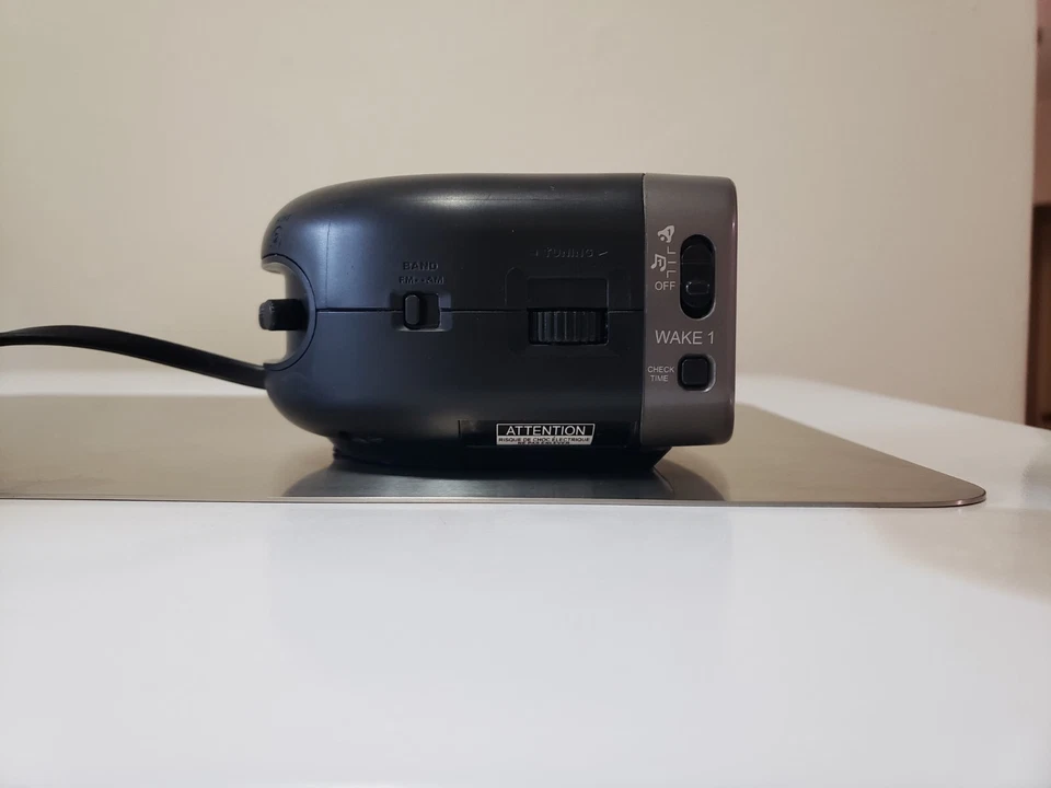 RCA Model RP5412A FM/AM LCD Clock Radio - Image 4 of 4