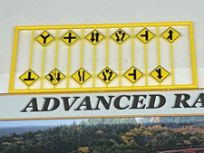 HIGHWAY DIRECTIONAL 2 LANE WARNING SIGNS HO Scale PLASTIC BACKGROUND SCENERY NEW