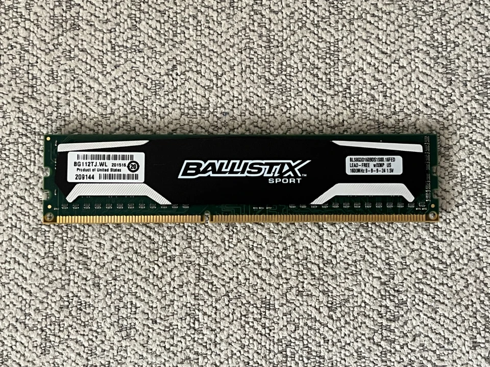 Ballistix Sport 8GB RAM DDR3 1600MHz (PC3-12800) 240-Pin Memory BLS8G3D1609DS1S0 - Image 2 of 2