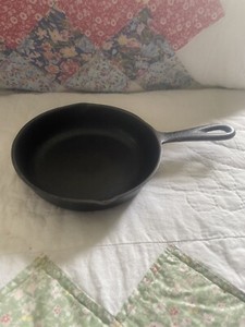 Unmarked No.3 Cast Iron Skillet Nice Small Size. Preowned and Used.